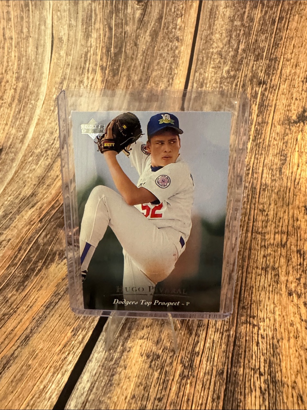 1994 Upper Deck Hugo Pivaral #73 Baseball Trading Card Item #ME839